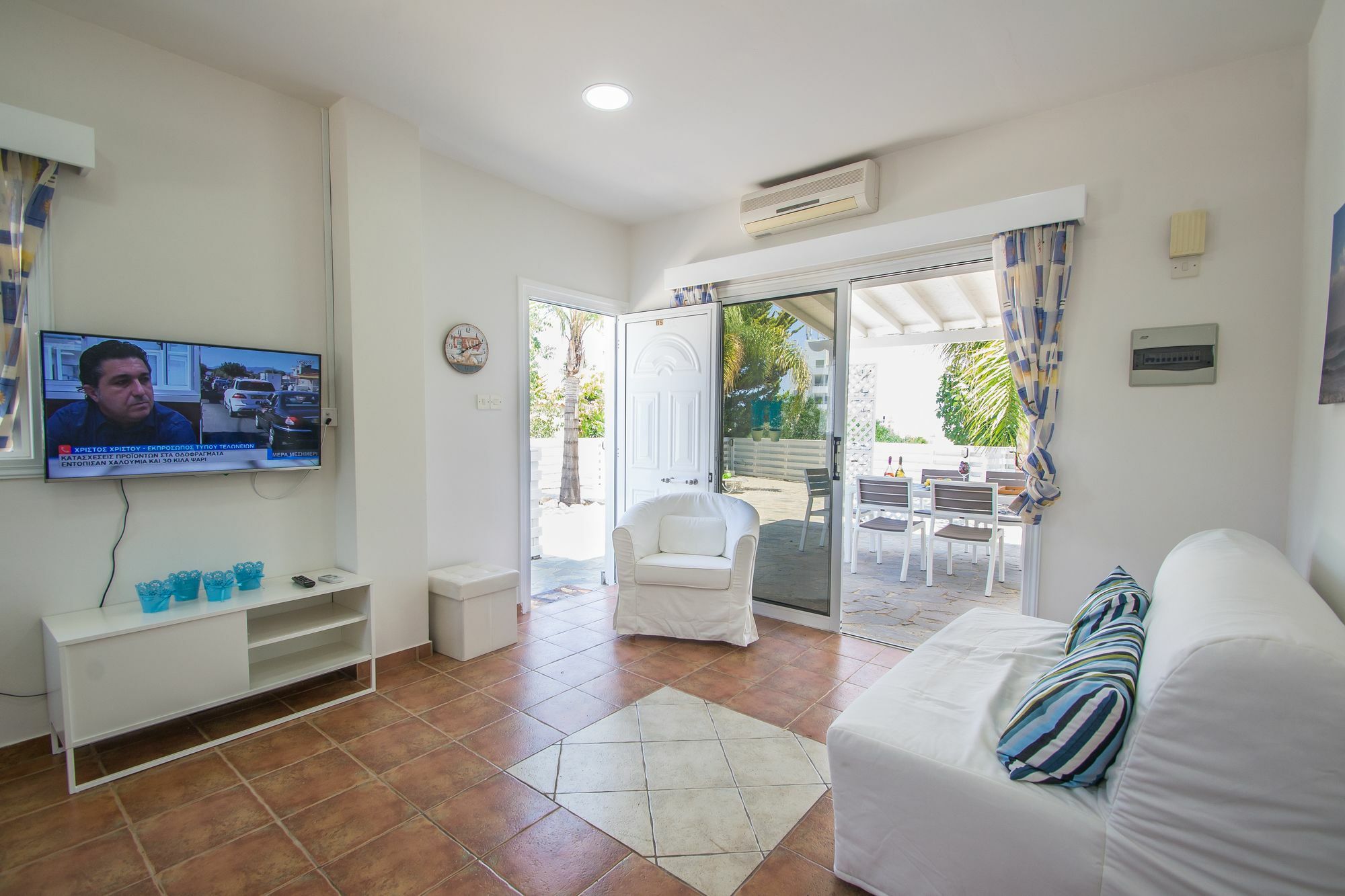 פרוטאראס Saint Elias Family Home מראה חיצוני תמונה